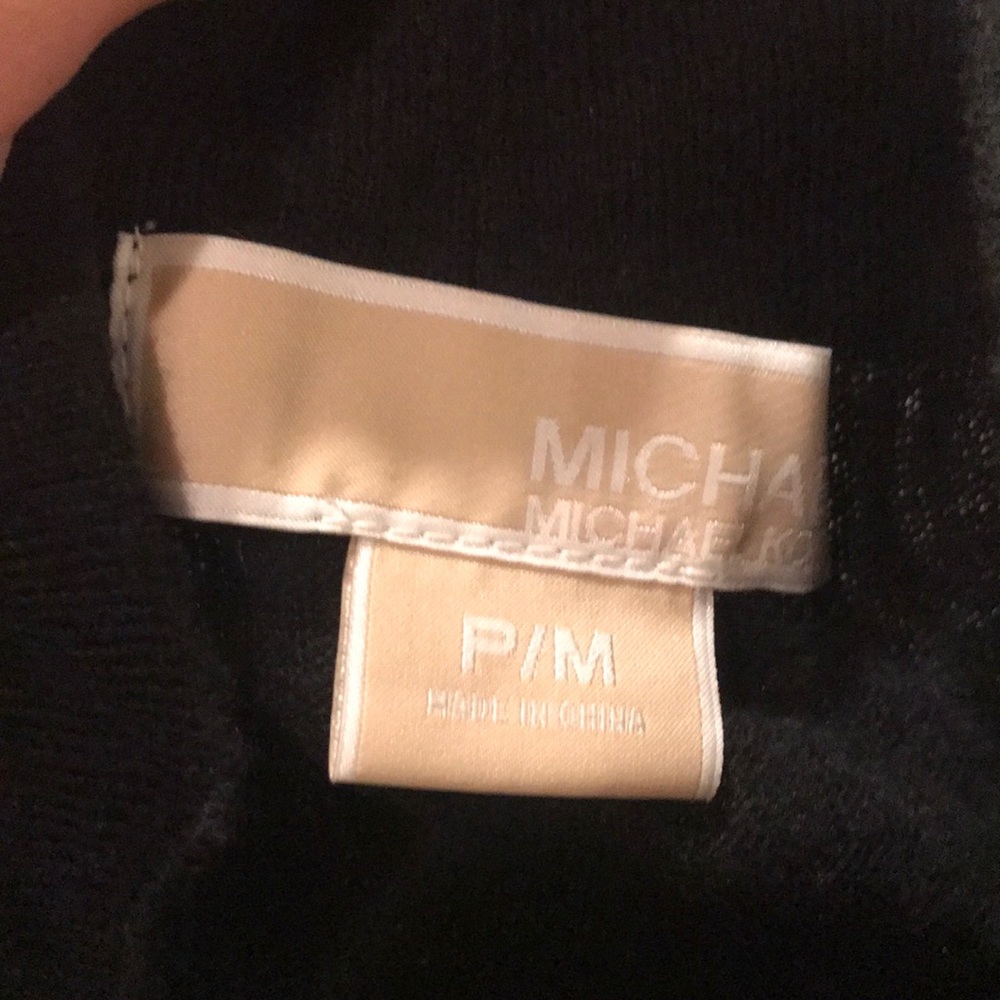 Sweater 🌻 - Picture 2 of 2